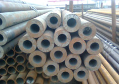 無(wú)縫鋼管貨場(chǎng)展示